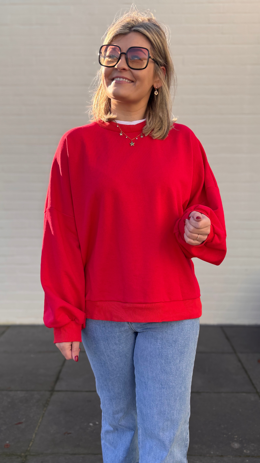 White collar sweater red