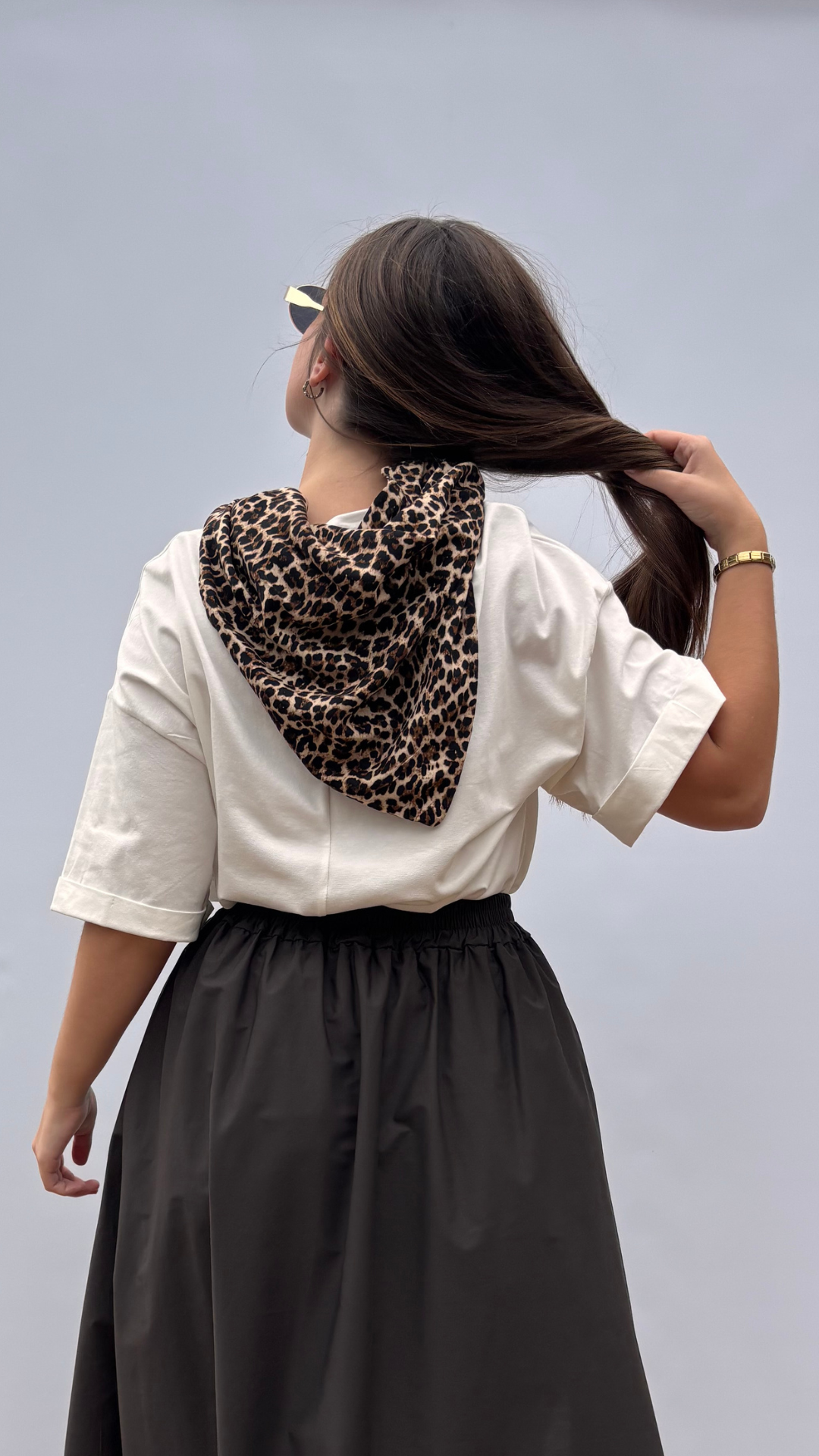 Leo scarf Tee