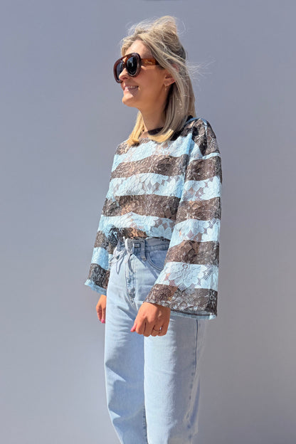 Yara lace blouse