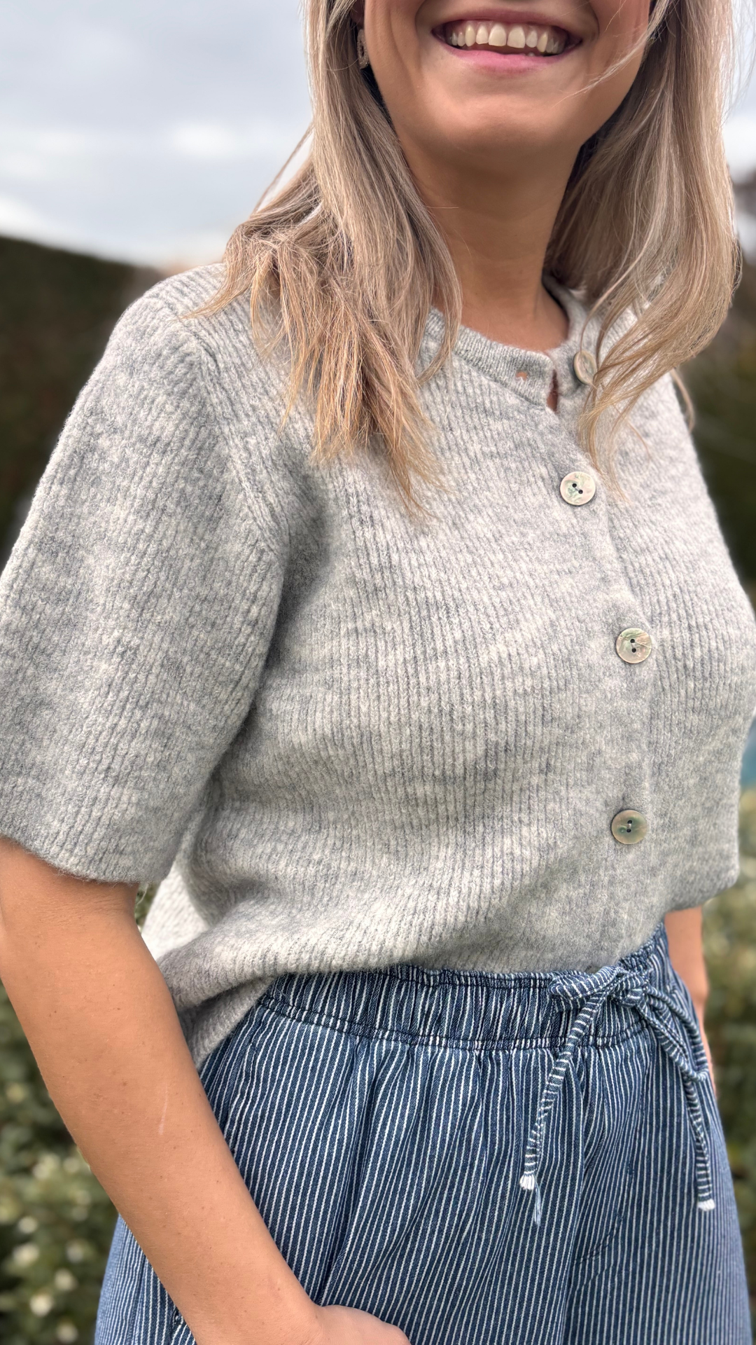Grey vest short sleeves
