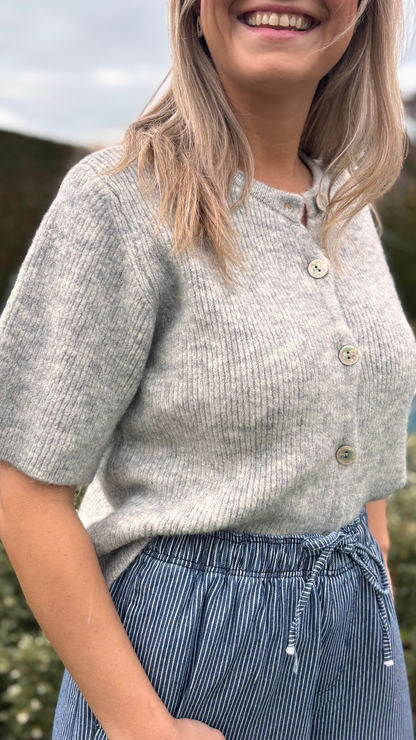 Grey vest short sleeves