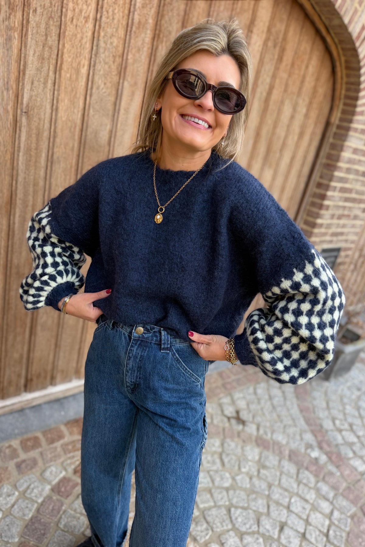 Eloise pull