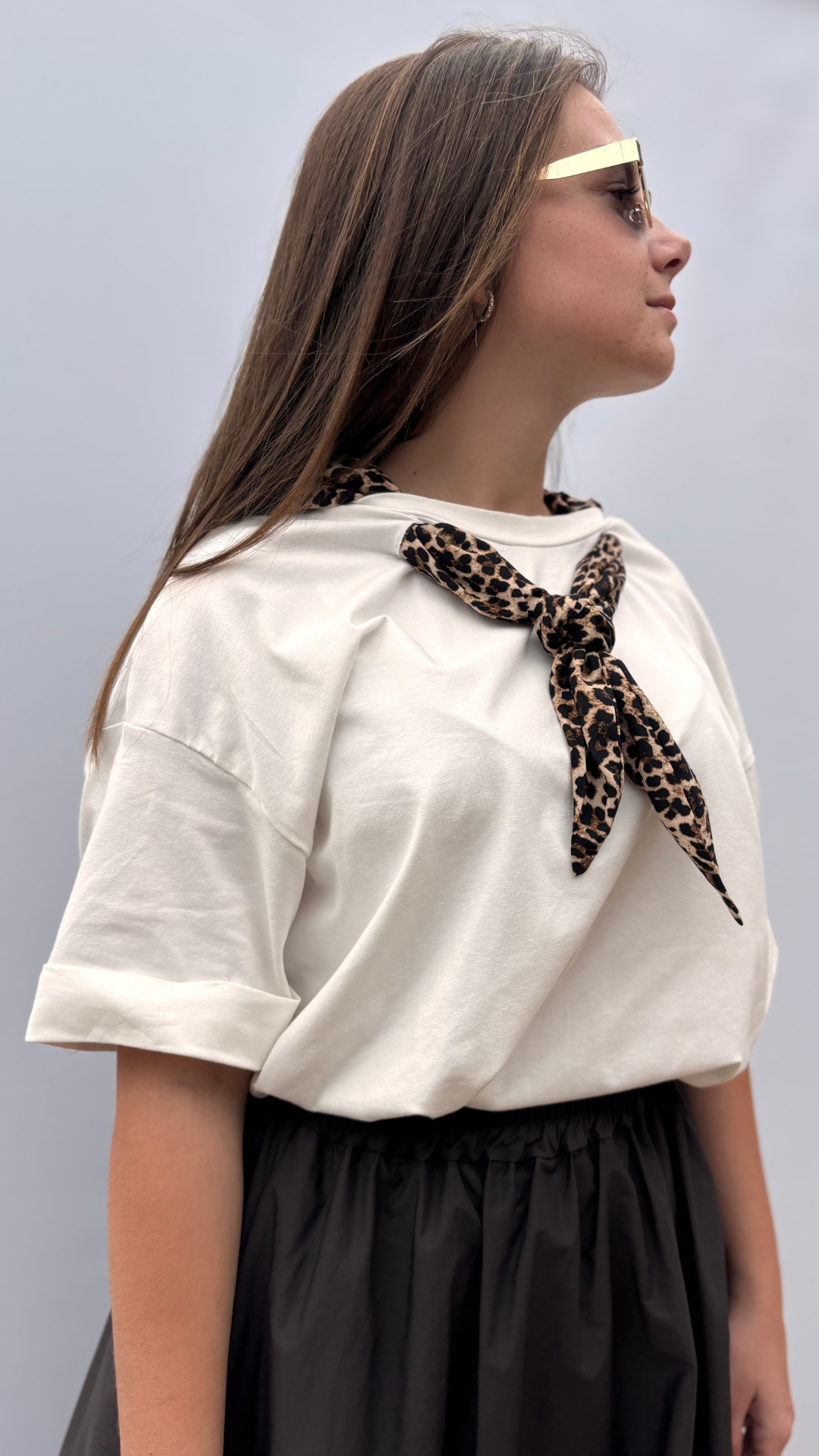 Leo scarf Tee