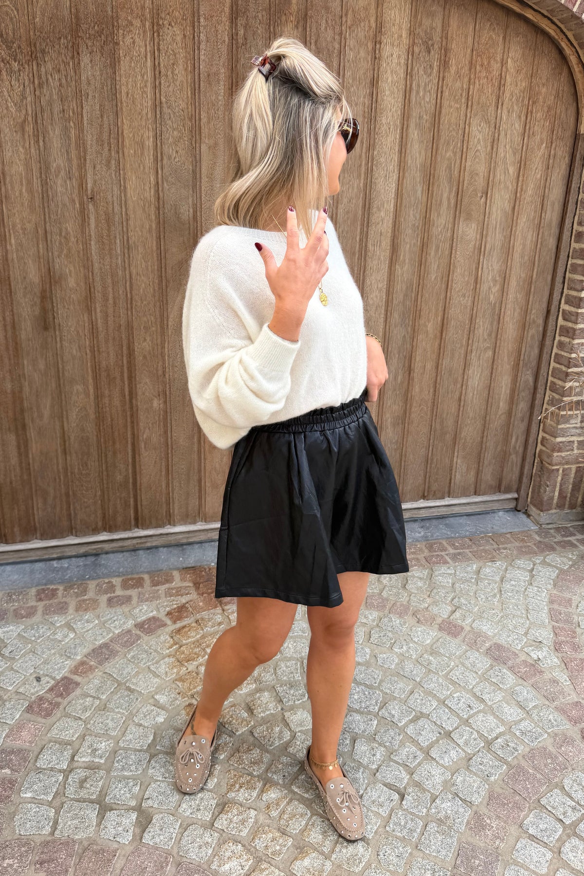 Mae short lederlook zwart