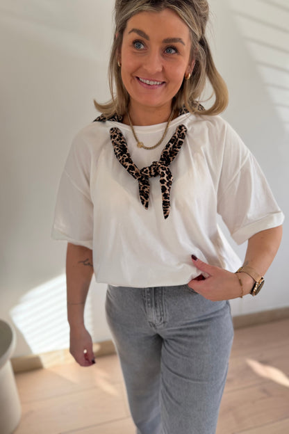 Leo scarf Tee