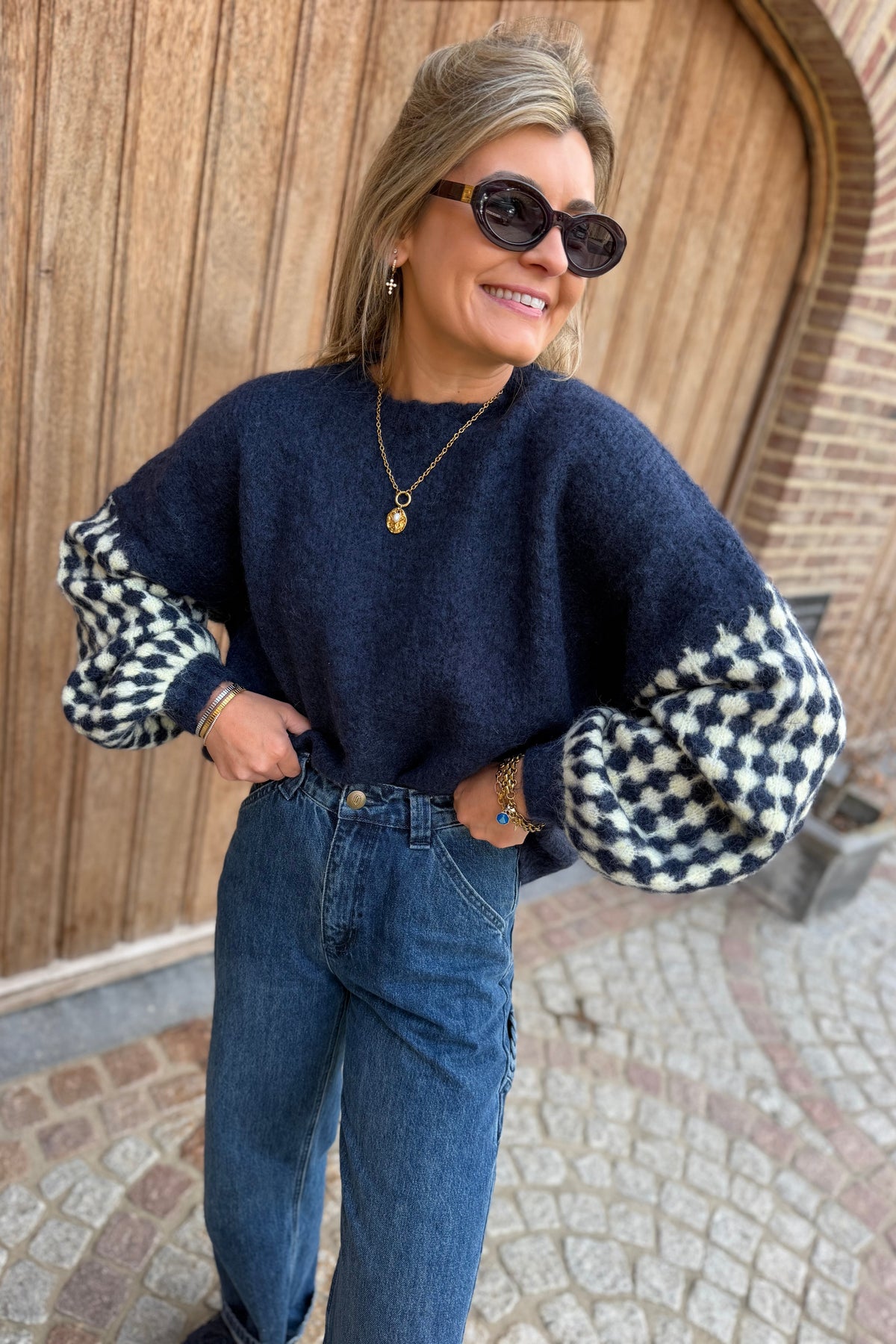 Eloise pull