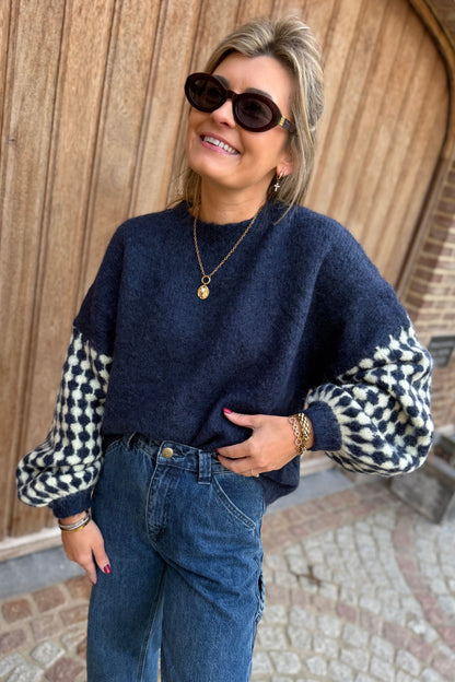 Eloise pull