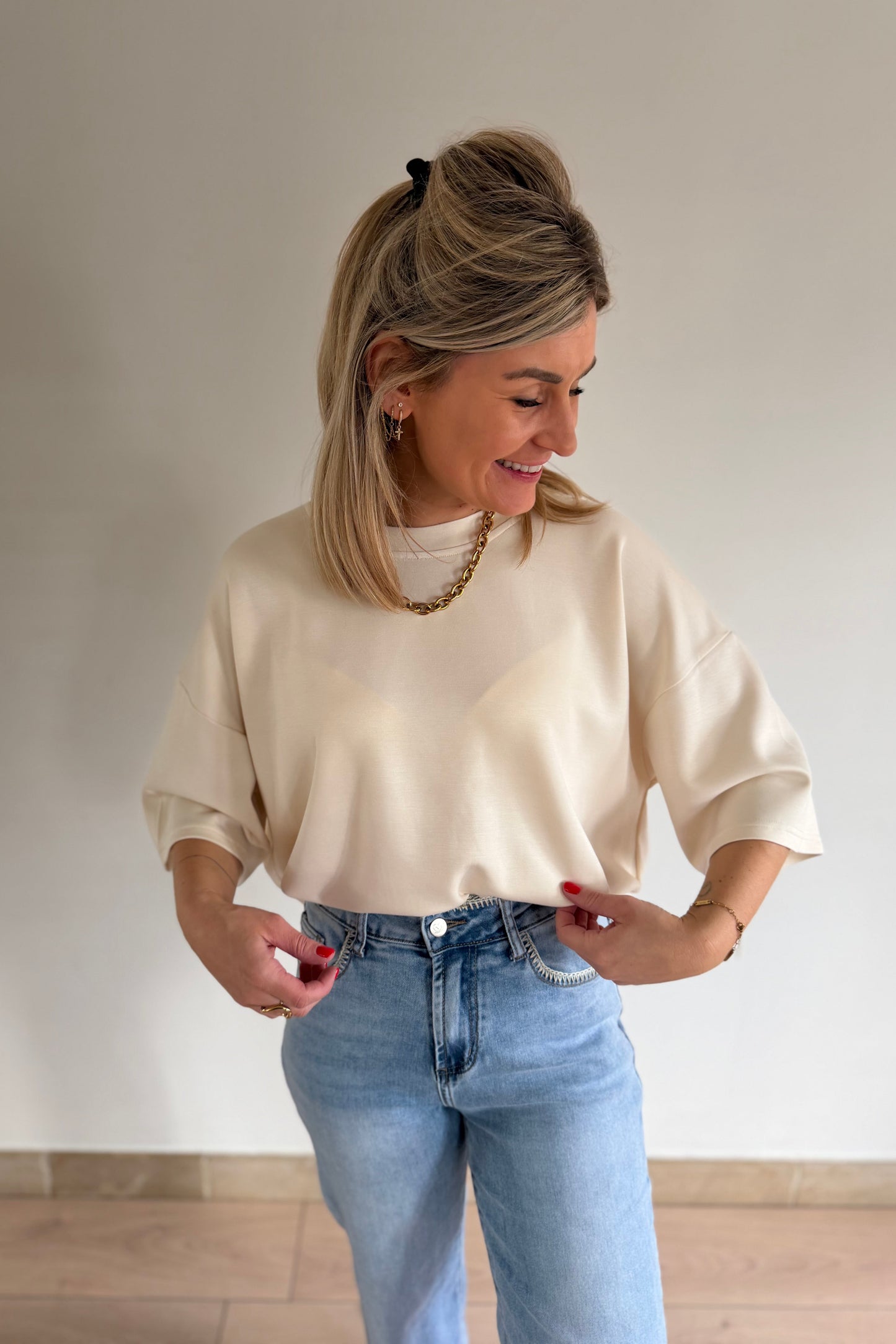 Elara Tee beige
